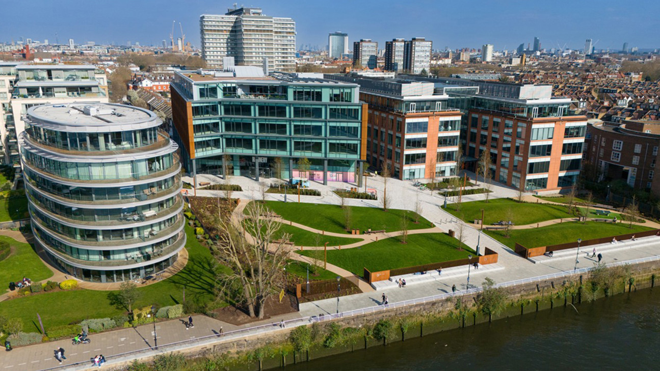 Manbre Wharf, Refinery